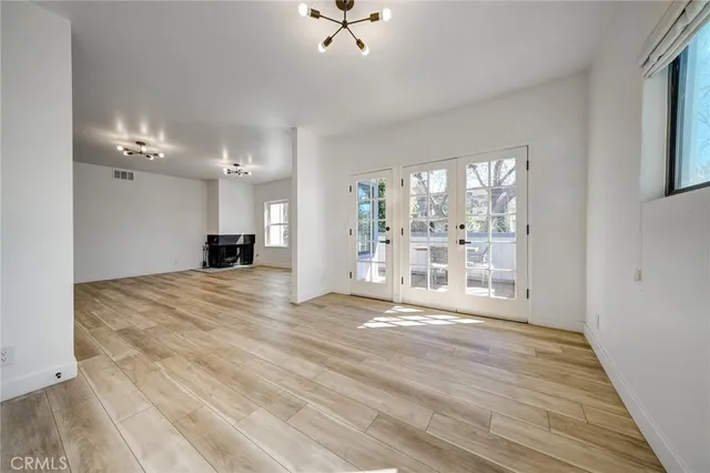 $975,000 | 1133 North Clark Street, Unit 101, West Hollywood, CA 90069