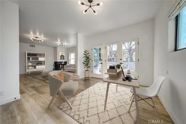 $975,000 | 1133 North Clark Street, Unit 101, West Hollywood, CA 90069