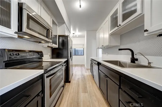 $975,000 | 1133 North Clark Street, Unit 101, West Hollywood, CA 90069