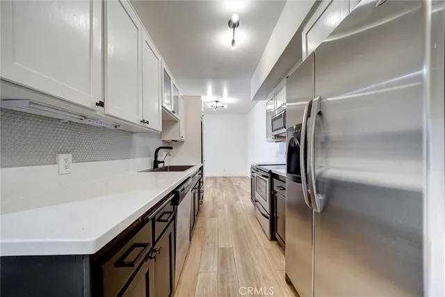 $975,000 | 1133 North Clark Street, Unit 101, West Hollywood, CA 90069