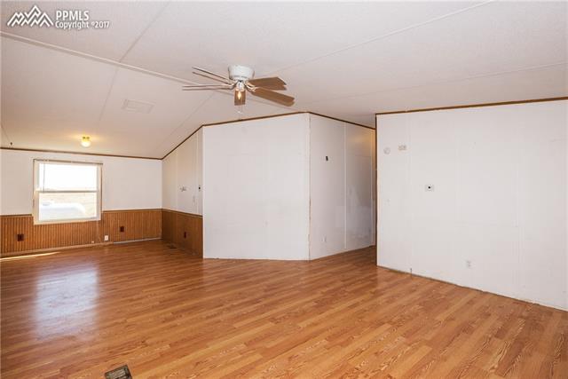 19155 Holman Road Colorado Springs, CO 80928 - Photo 8 of 36 Gallery Image 8