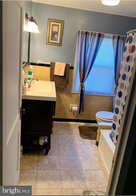 314 Sycamore Road Reading, PA 19611 - Photo 11 of 26 Bathroom