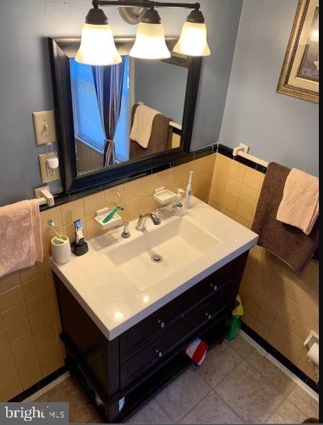 314 Sycamore Road Reading, PA 19611 - Photo 12 of 26 Bathroom