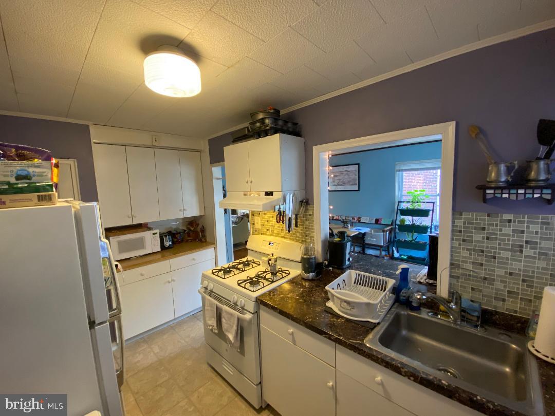 314 Sycamore Road Reading, PA 19611 - Photo 10 of 26 Kitchen