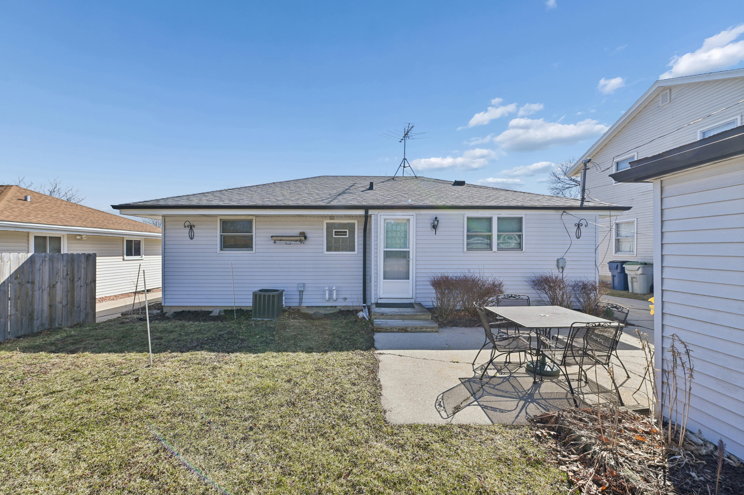 3733 South 80th Street Milwaukee, WI 53220 - Photo 18 of 23 18_dsc_6045