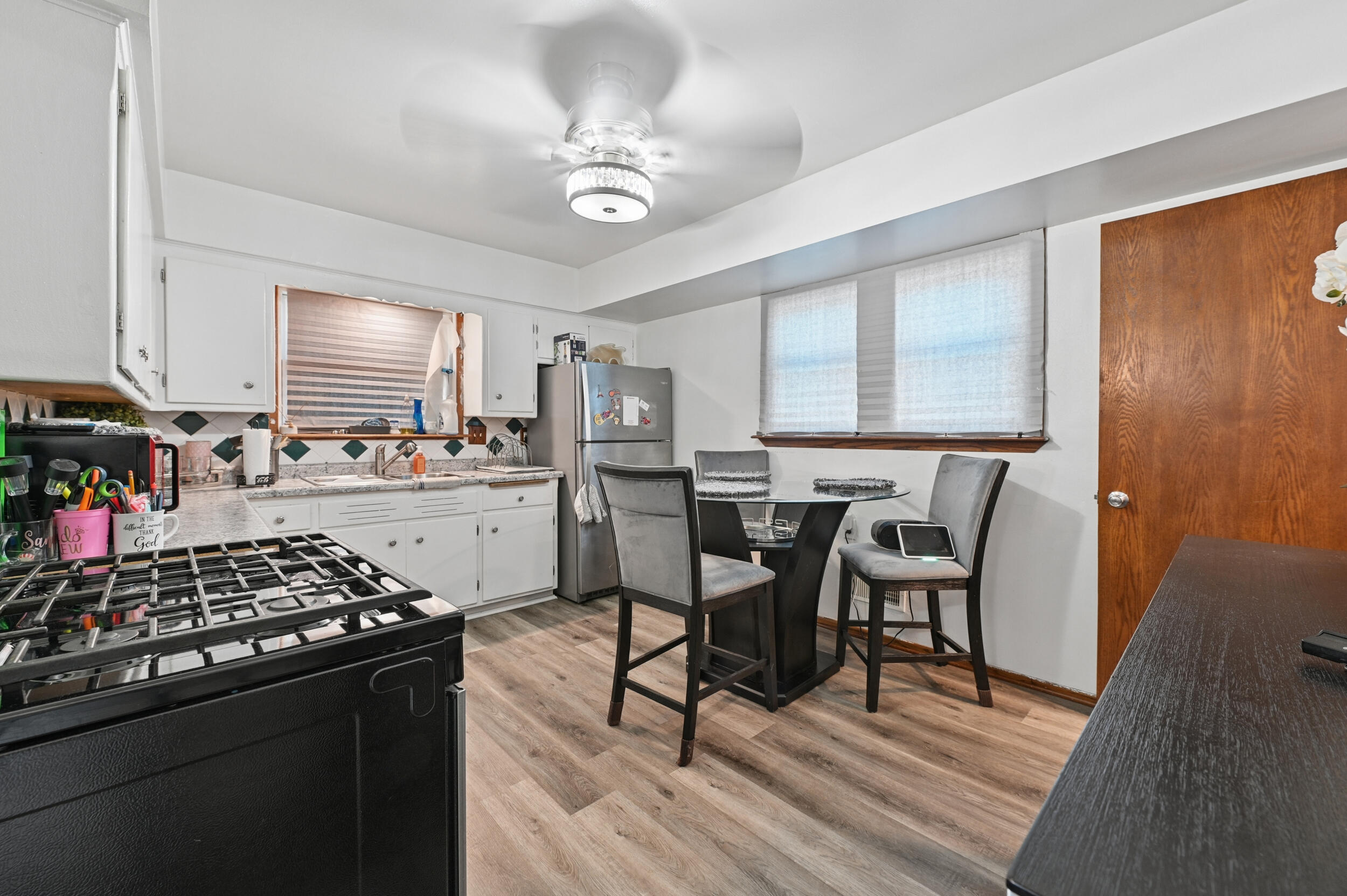 3733 South 80th Street Milwaukee, WI 53220 - Photo 6 of 23 6_dsc_5955