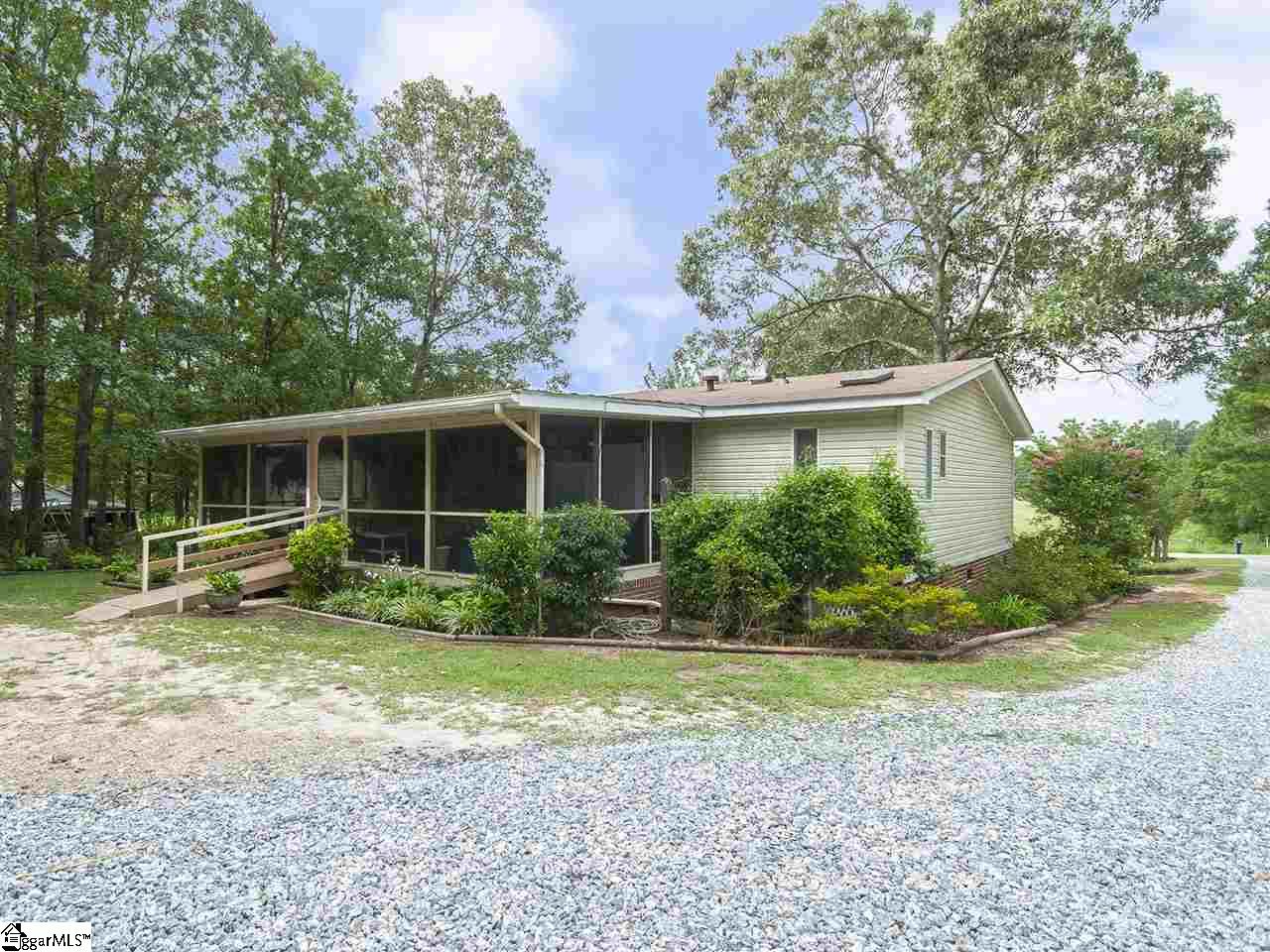 347 Berry Road Pelzer, SC 29669 - Photo 4 of 25