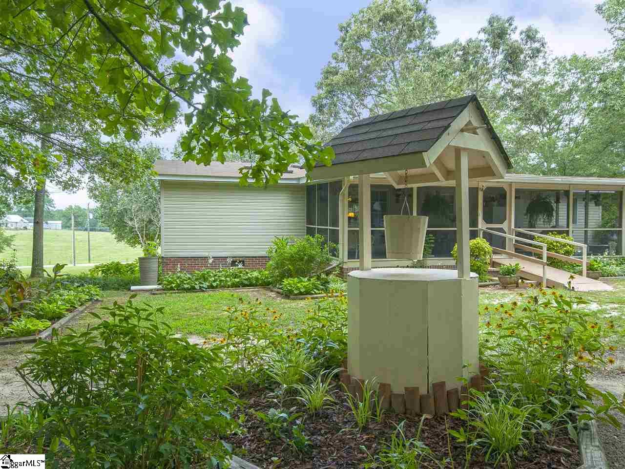 347 Berry Road Pelzer, SC 29669 - Photo 5 of 25