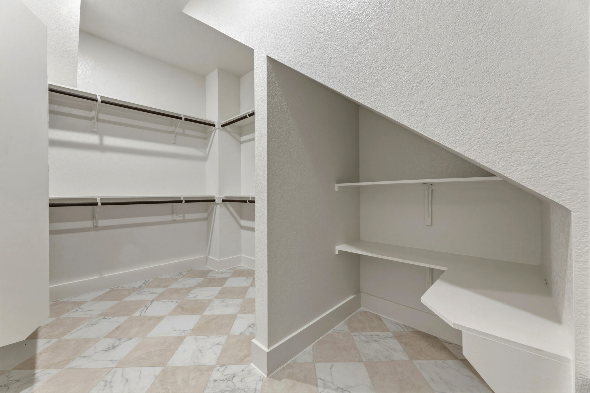 1412 Kent Street Taylor, TX 76574 - Photo 24 of 40 a view of an empty walk in closet