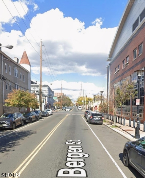 677 Bergen Street, Unit 2 Newark, NJ 07108 - Photo 3 of 8