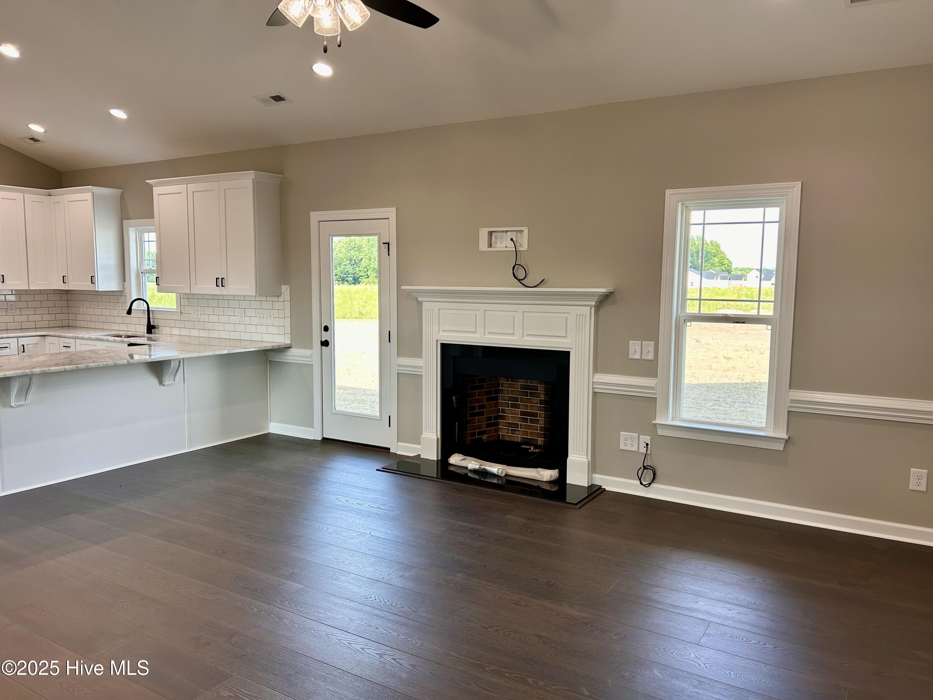 5116 Nc-111 Pikeville, NC 27863 - Photo 4 of 21 IMG_6716