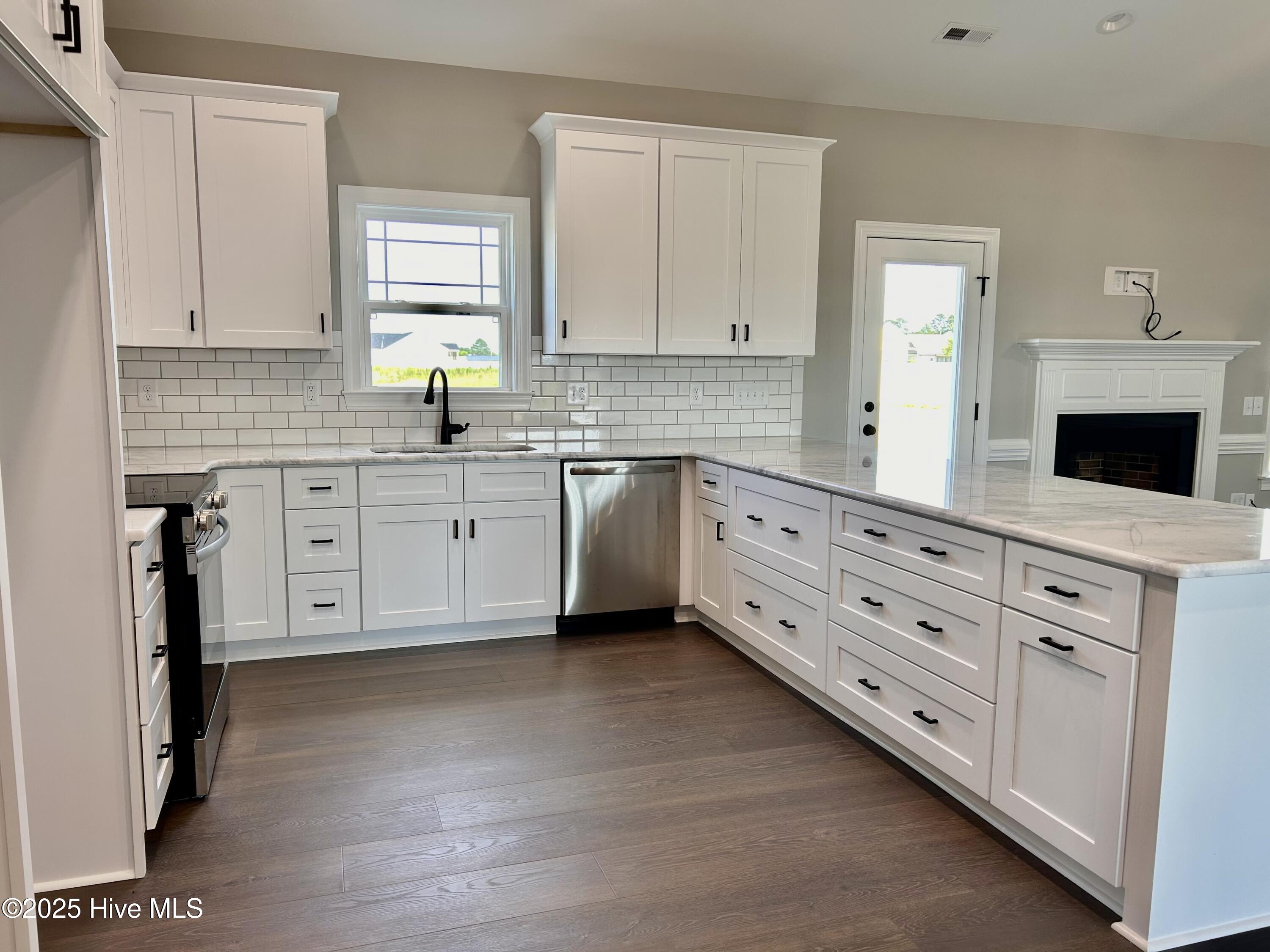 5116 Nc-111 Pikeville, NC 27863 - Photo 6 of 21 IMG_6708