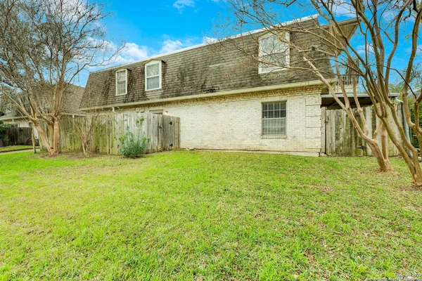 $1,595 | 168 Barilla Place, Unit A102, San Antonio, TX 78209