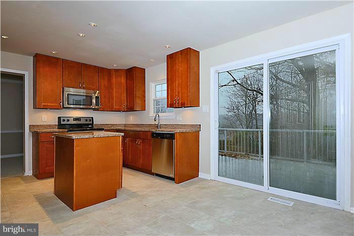 9002 Old Palmer Road Fort Washington, MD 20744 - Photo 3 of 29 Kitchen