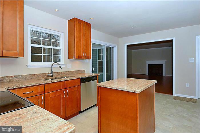 9002 Old Palmer Road Fort Washington, MD 20744 - Photo 4 of 29 Kitchen