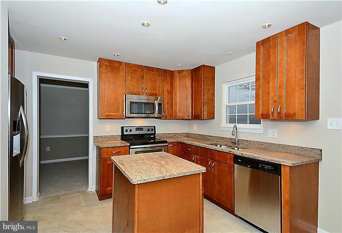 9002 Old Palmer Road Fort Washington, MD 20744 - Photo 5 of 29 Kitchen
