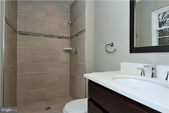 9002 Old Palmer Road Fort Washington, MD 20744 - Photo 6 of 29 Bath (Master)