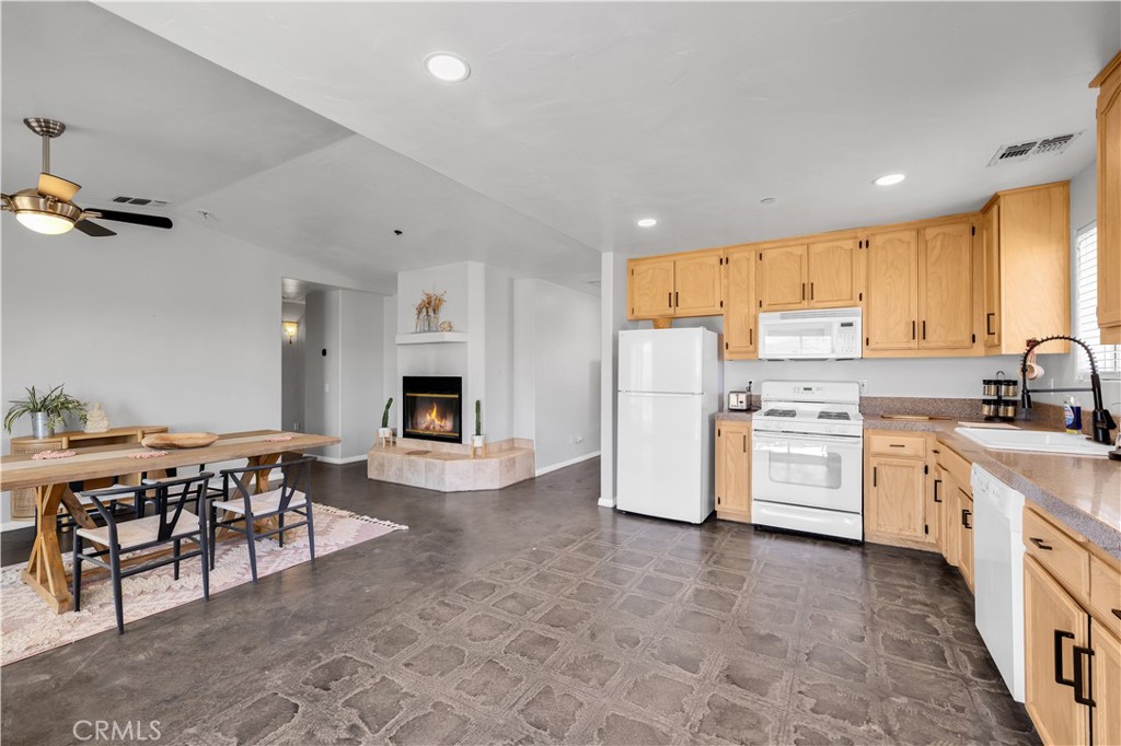 7381 Sunset Road Joshua Tree, CA 92252 - Photo 13 of 39