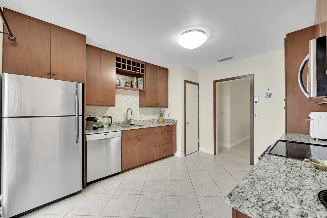 6245 Old Court Road, Unit 202 Boca Raton, FL 33433 - Photo 11 of 41 image_11