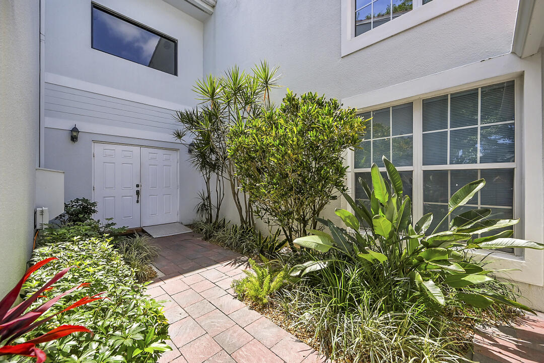 6245 Old Court Road, Unit 202 Boca Raton, FL 33433 - Photo 3 of 41 image_3