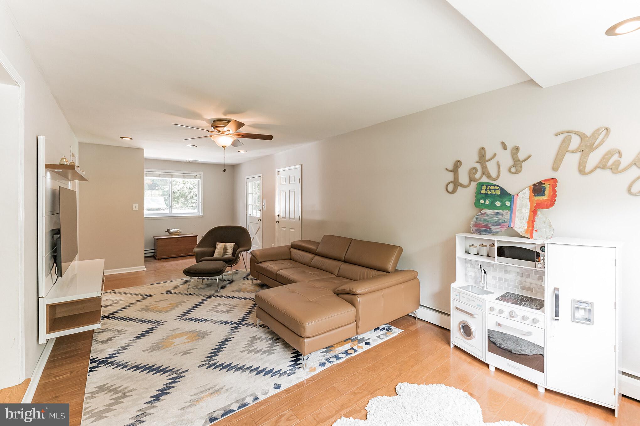 1070 Dale Road Media, PA 19063 - Photo 8 of 40 a living room with furniture and a window