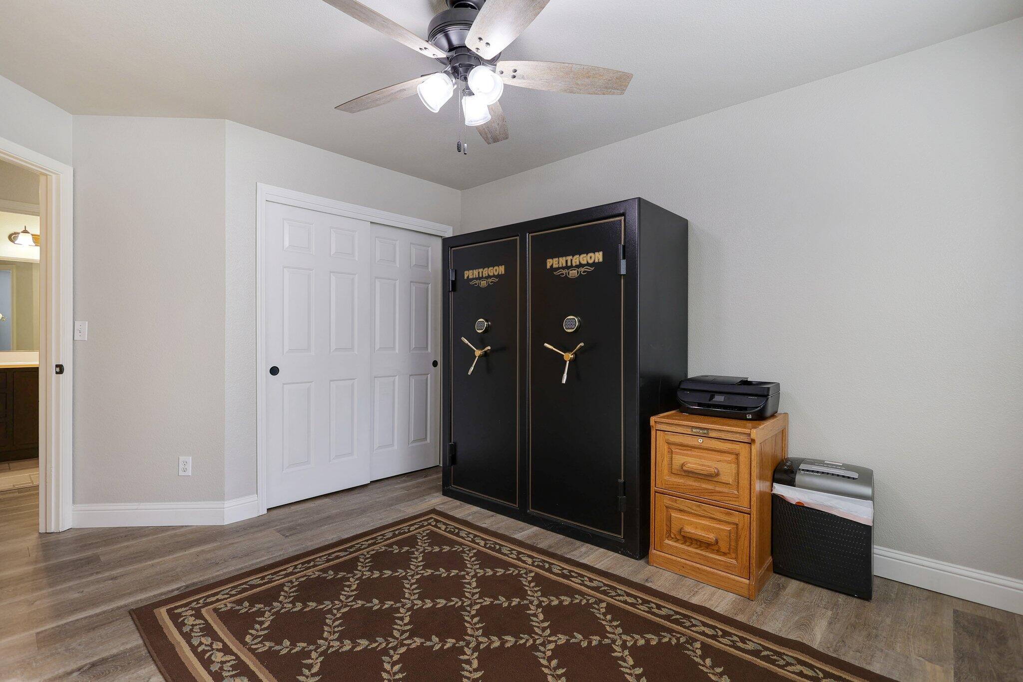 21365 Dersch Road Anderson, CA 96007 - Photo 24 of 55 Bedroom 3