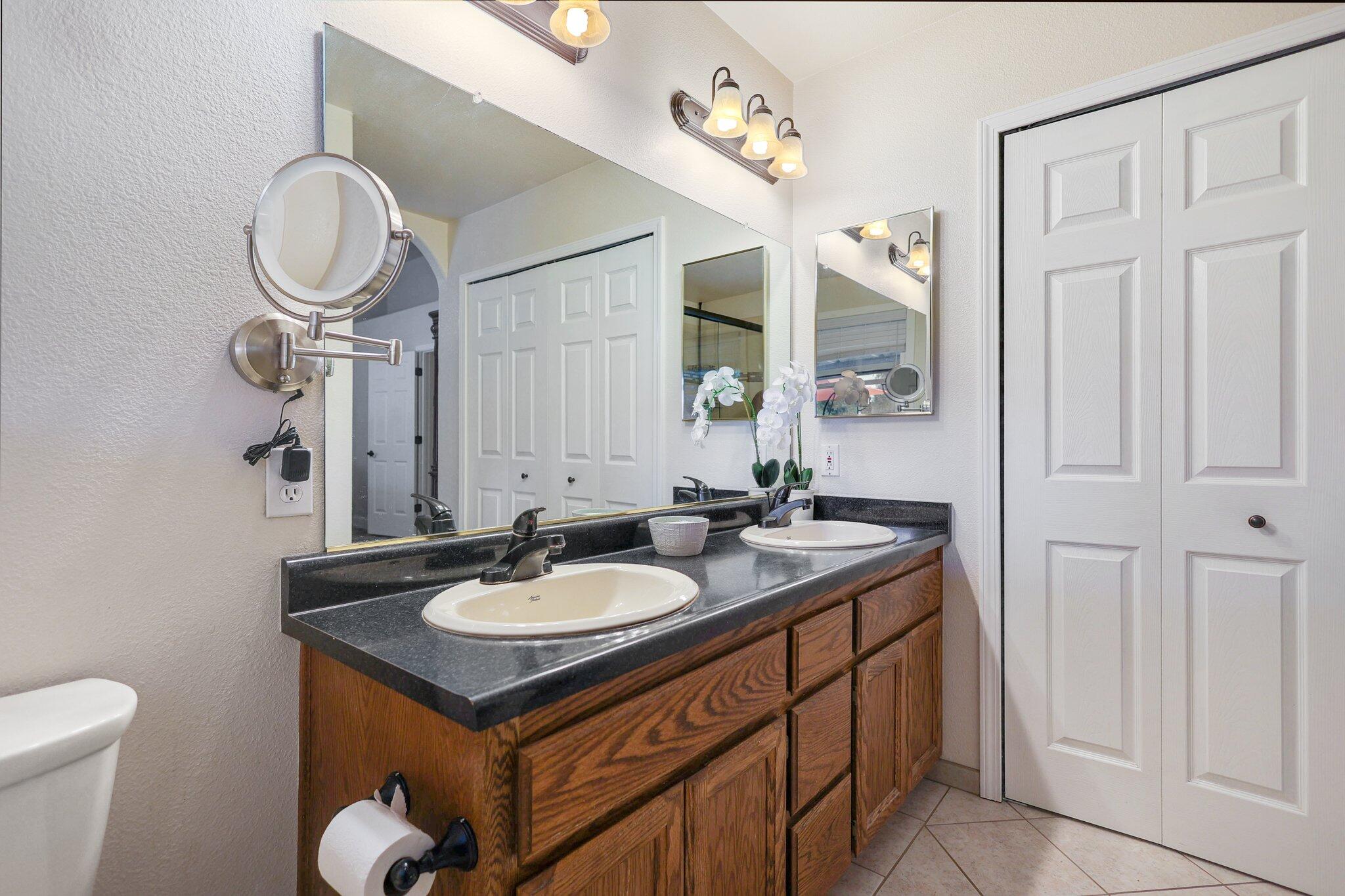 21365 Dersch Road Anderson, CA 96007 - Photo 29 of 55 a bathroom with a sink and a mirror