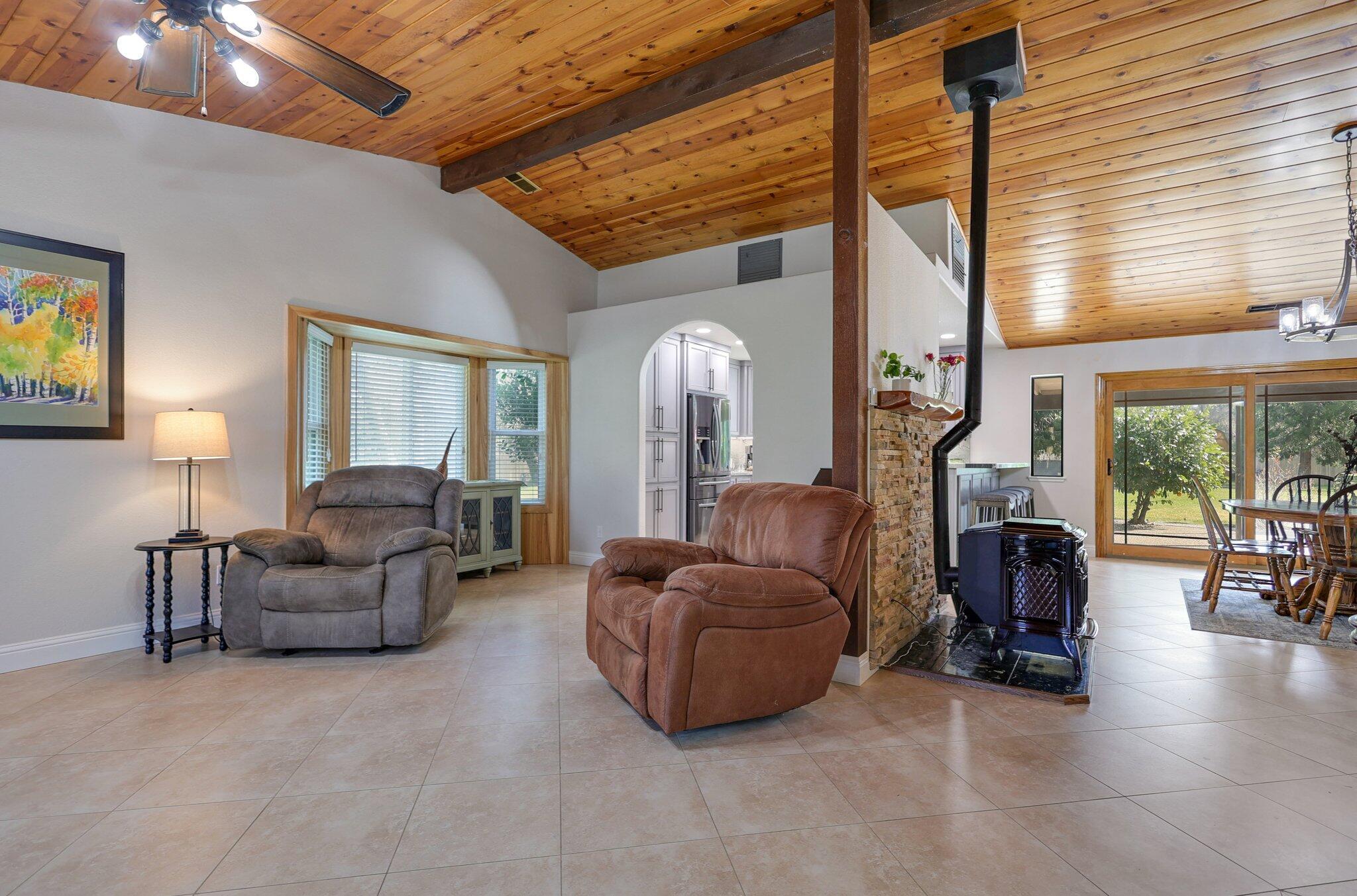 21365 Dersch Road Anderson, CA 96007 - Photo 7 of 55 a living room with furniture and a fireplace