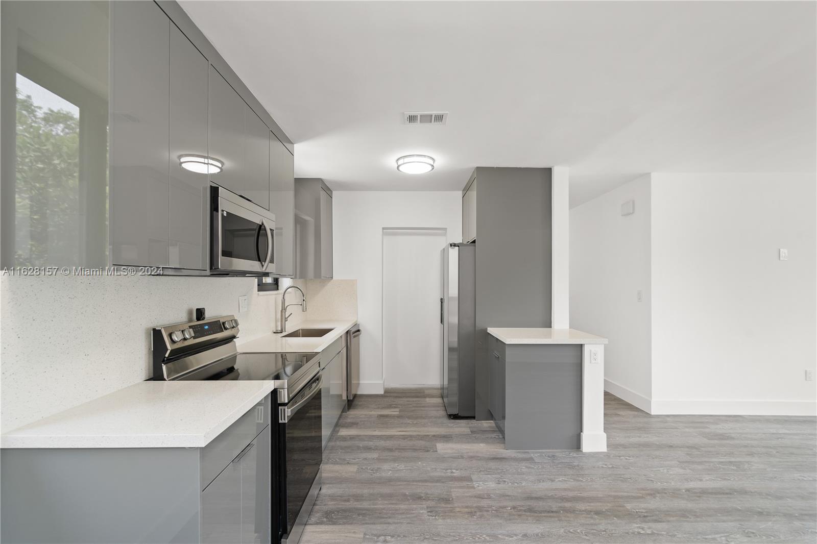 1135 West 23rd Street Hialeah, FL 33010 - Photo 9 of 23