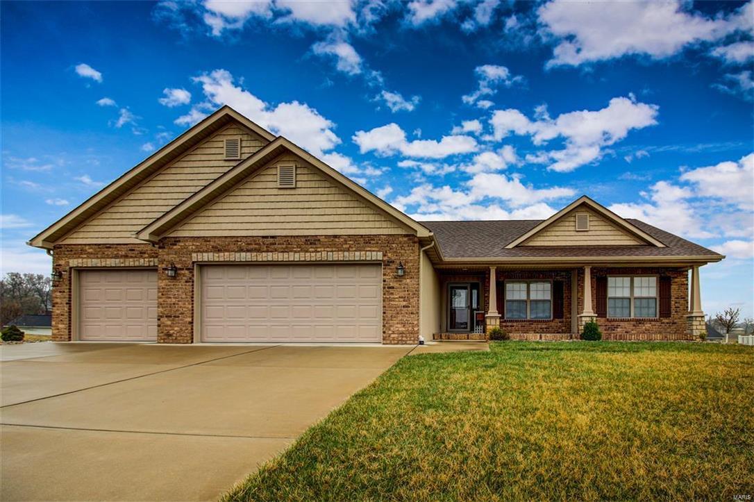 338 Kahlua Court Columbia, IL 62236 - Photo 1 of 36 Gallery Image 1