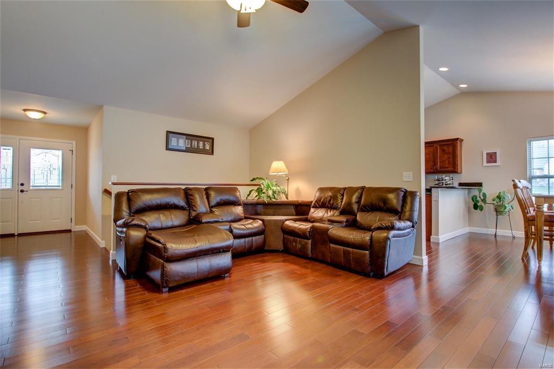 338 Kahlua Court Columbia, IL 62236 - Photo 8 of 36 Gallery Image 8