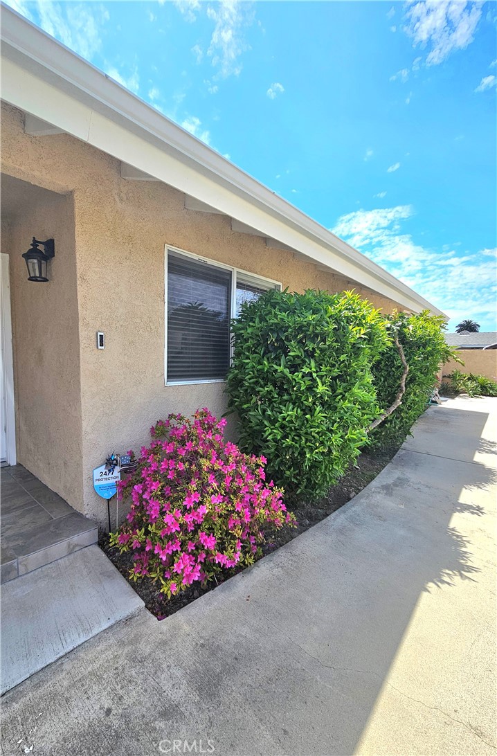 2092 Cutler Street Simi Valley, CA 93065 - Photo 7 of 34