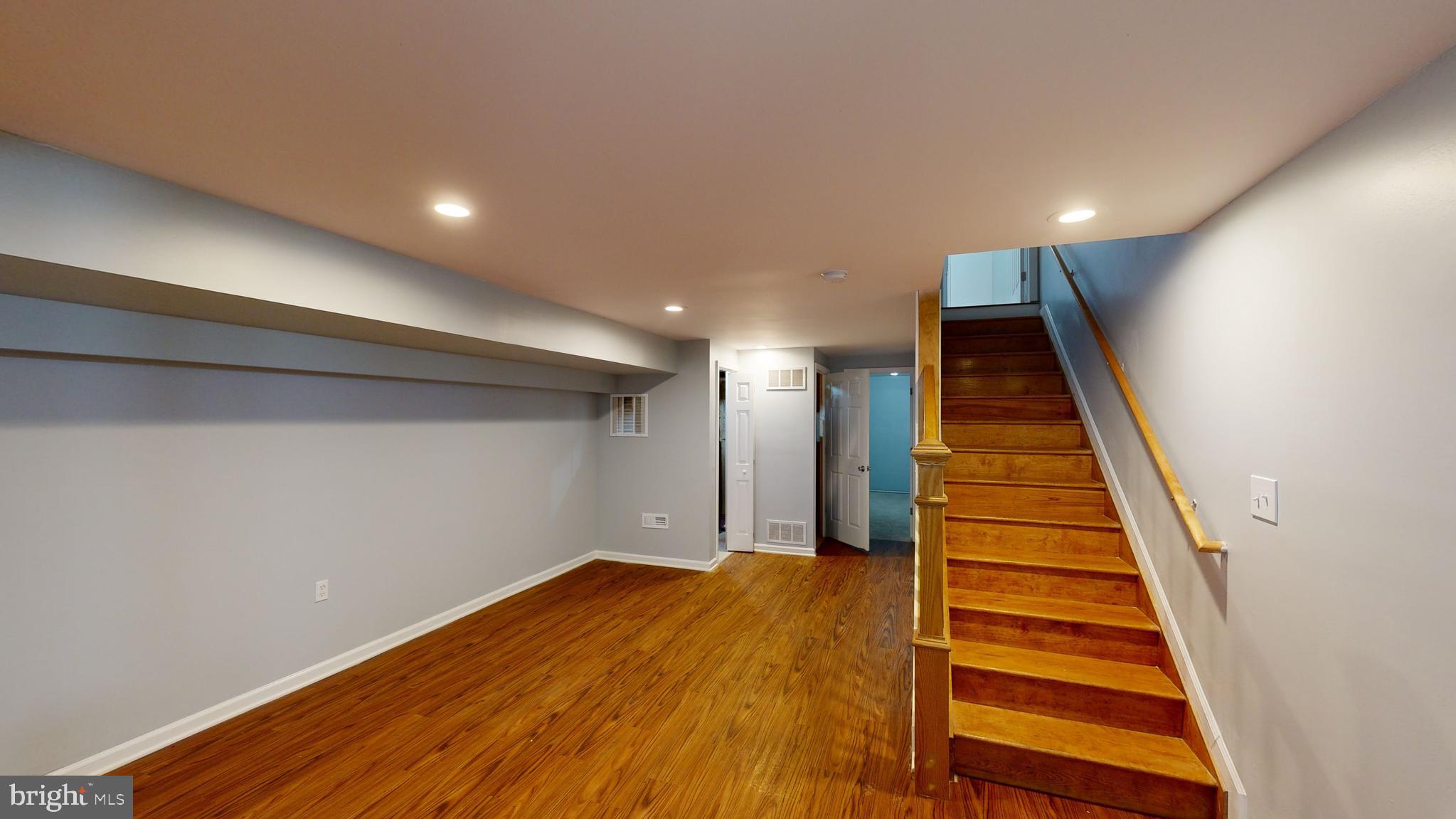 1826 North Caroline Street Baltimore, MD 21213 - Photo 25 of 59 Wide stairwells for easy movement