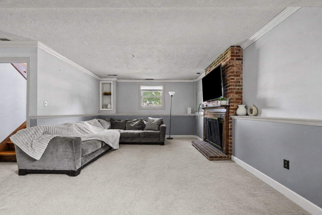 10 Upland Road Danvers, MA 01923 - Photo 23 of 30