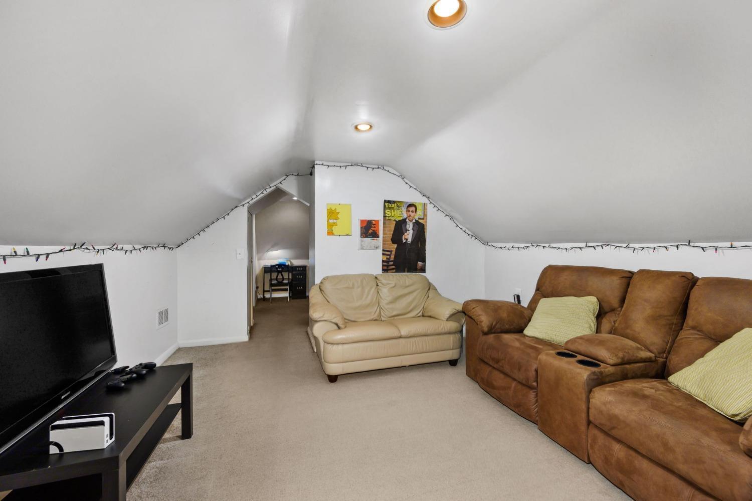 5254 Boomer Road Cincinnati, OH 45247 - Photo 23 of 48 Gallery Image 23
