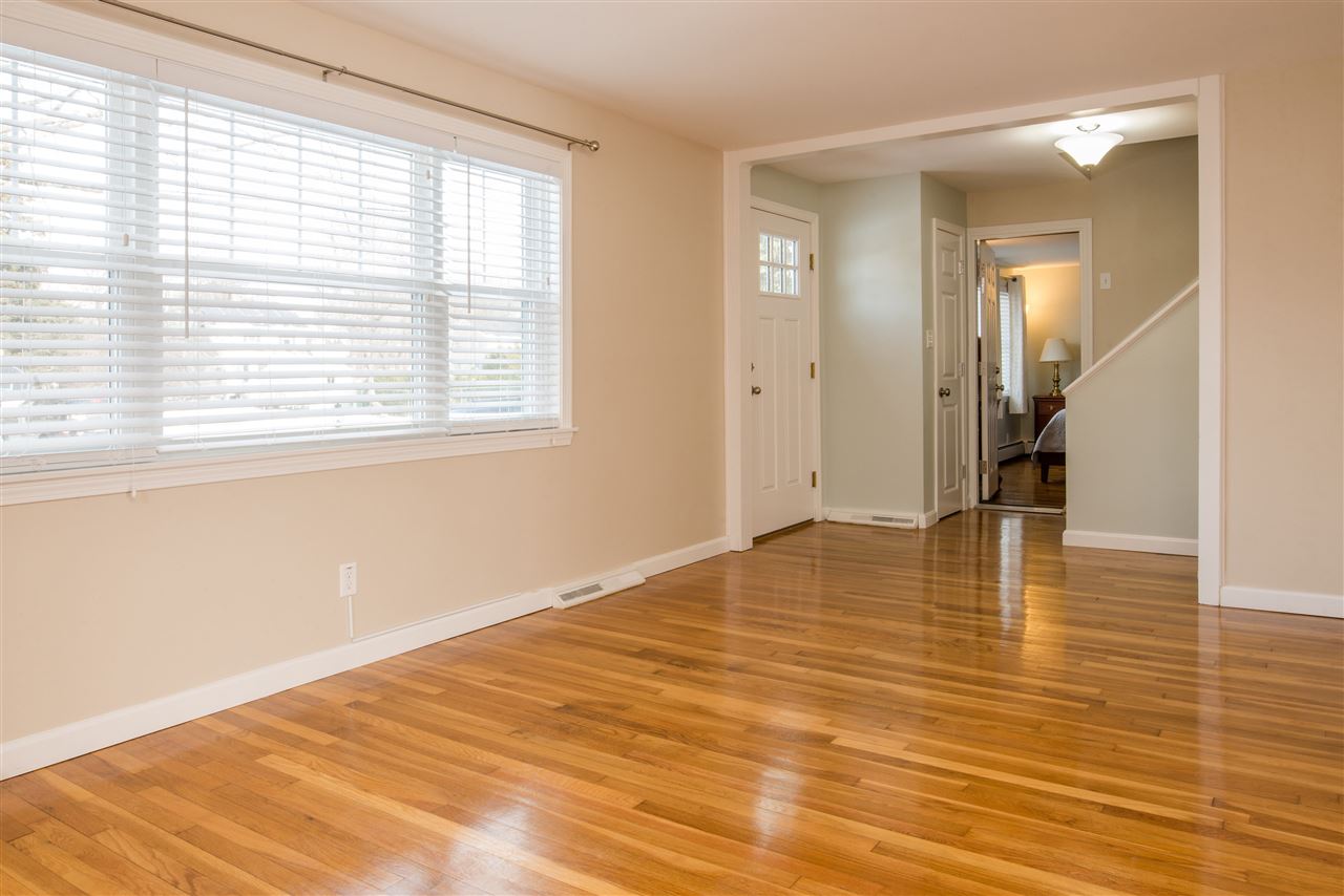 65 Fields Road Portsmouth, NH 03801 - Photo 3 of 22
