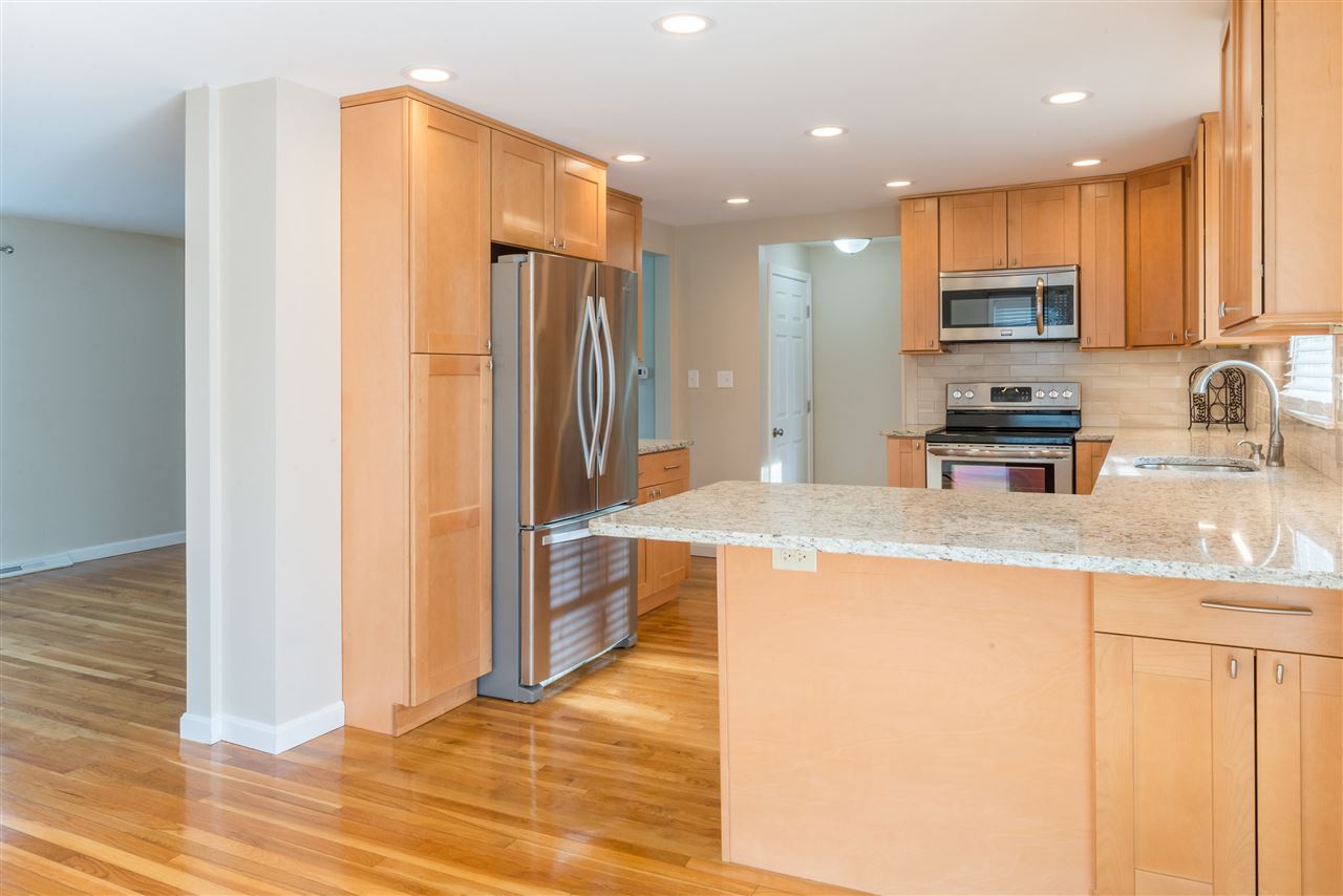 65 Fields Road Portsmouth, NH 03801 - Photo 5 of 22