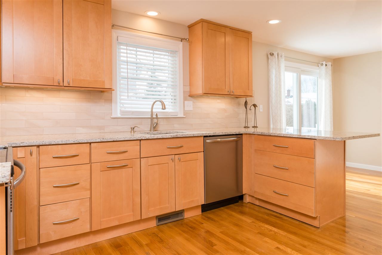 65 Fields Road Portsmouth, NH 03801 - Photo 7 of 22