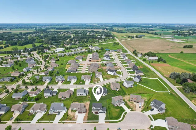 $598,900 | 665 Mary Way, Slinger, WI 53086