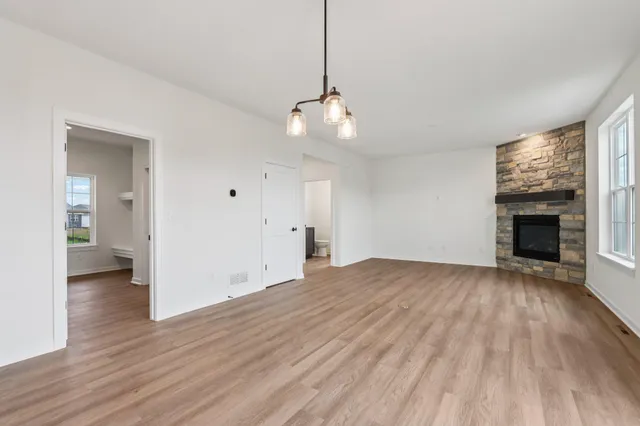 $598,900 | 665 Mary Way, Slinger, WI 53086