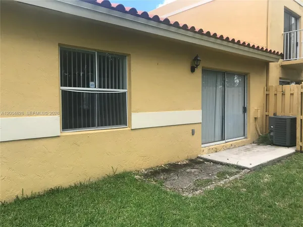 $2,000 | 3825 Northwest 90th Avenue, Unit 3825, Sunrise, FL 33351
