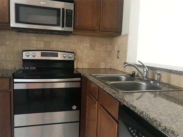 $2,000 | 3825 Northwest 90th Avenue, Unit 3825, Sunrise, FL 33351