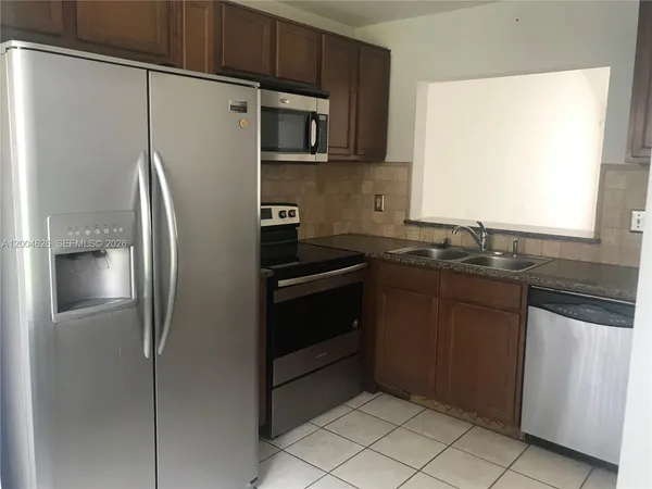 $2,000 | 3825 Northwest 90th Avenue, Unit 3825, Sunrise, FL 33351
