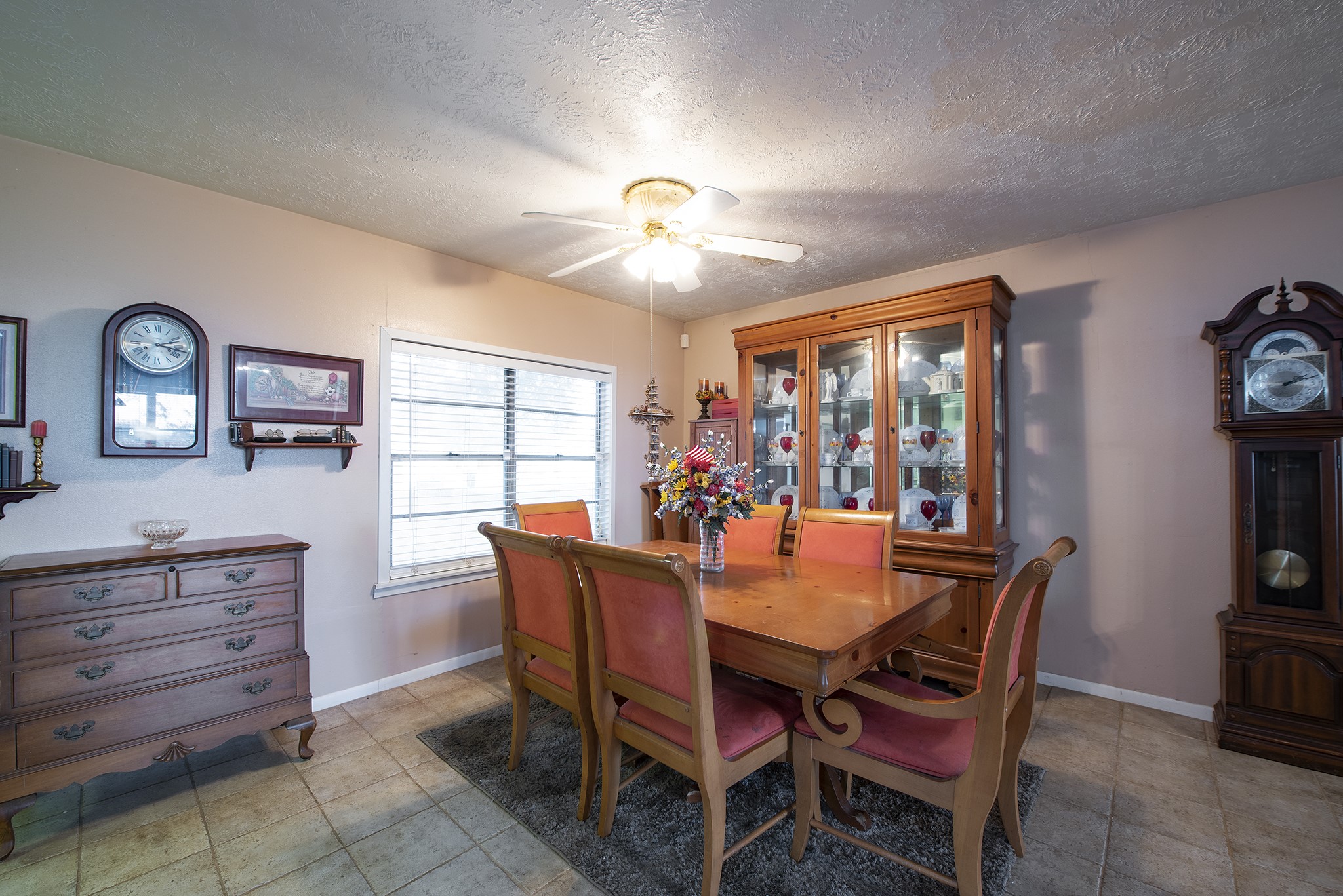 22234 Castle Road Waller, TX 77484 - Photo 20 of 50 a dining room with furniture a chandelier and window