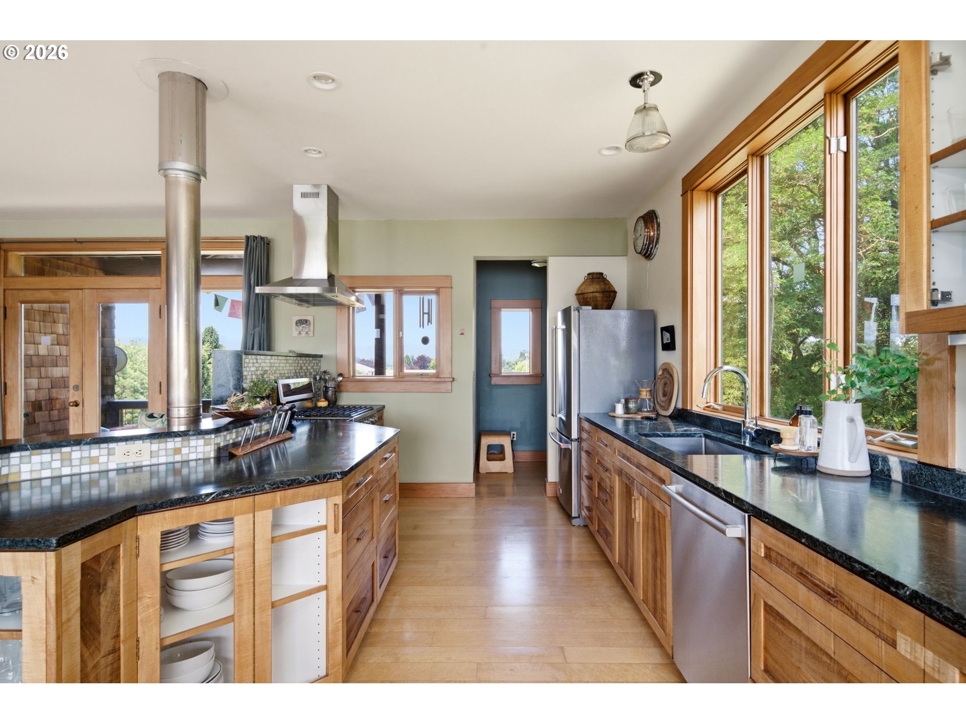 16200 Northwest Gillihan Road Portland, OR 97231 - Photo 15 of 48