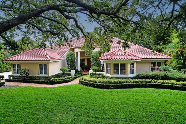 $1,300,000 | 18517 Southeast Heritage Drive, Jupiter, FL 33469