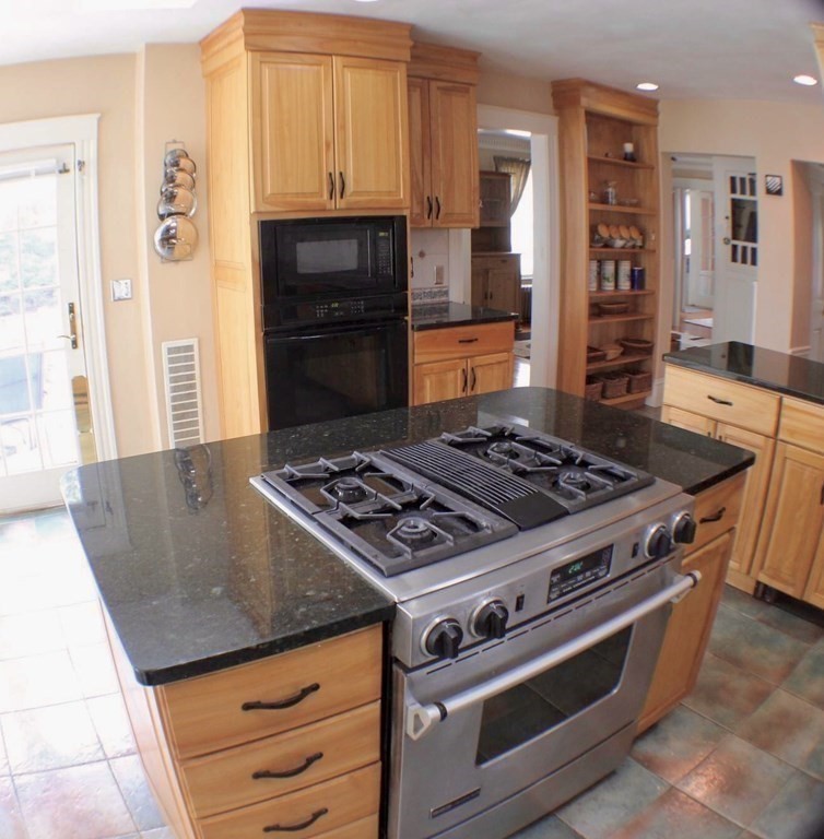 18 Roycroft Road Peabody, MA 01960 - Photo 17 of 37 Gallery Image 17