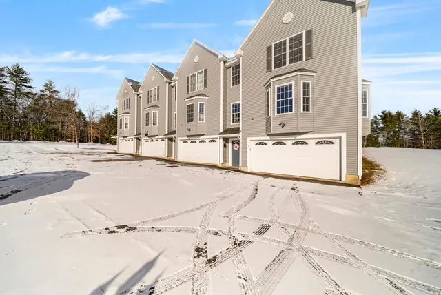 $479,900 | 22 Scribner Road, Raymond, NH 03077