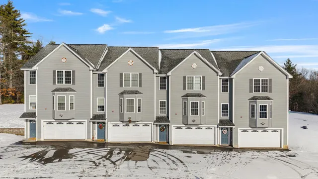 $479,900 | 22 Scribner Road, Raymond, NH 03077