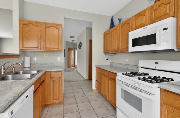 $355,000 | 21035 West Aspen Lane, Plainfield, IL 60544